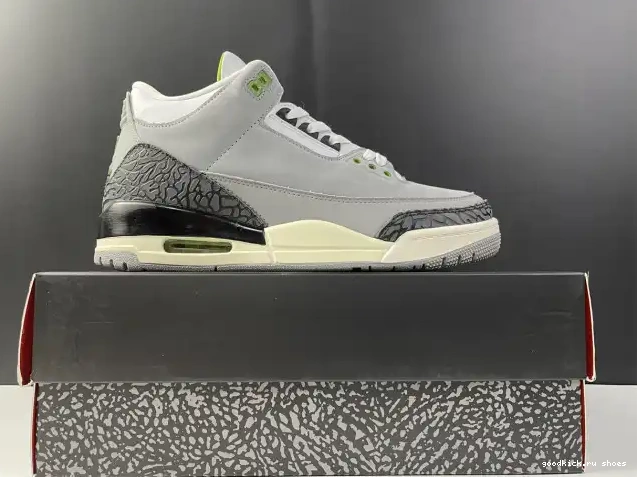 3 136064-006 Chlorophyll Air Retro Jordan 0601